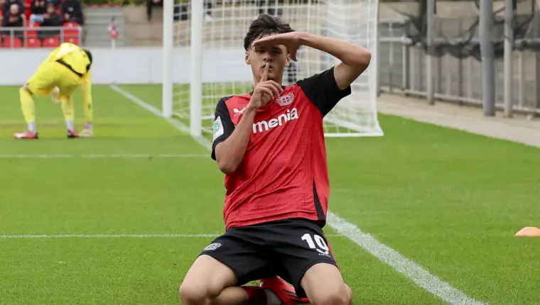 Kerim Alajbegovic (Bayer 04 Leverkusen) bejubelt seinen Treffer zum 2:0, UEFA Youth League 2024/25 League Phase MD2, Bay