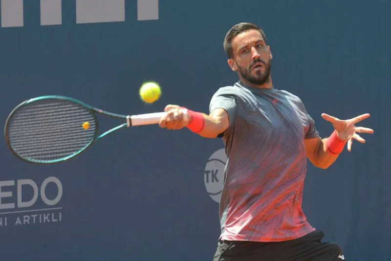 Damir dzumhur