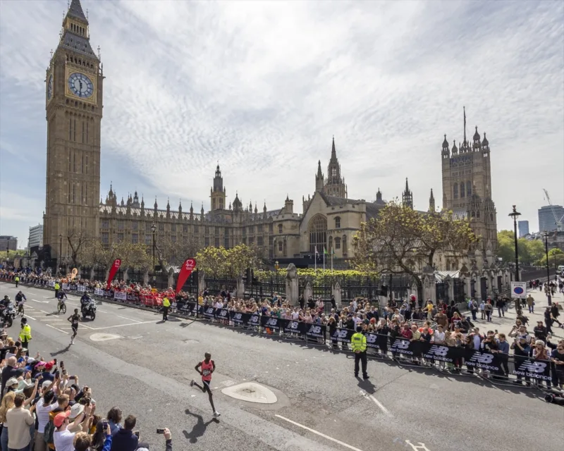 AA 20260426 41216829 41216826 LONDONSKI MARATON 2026
