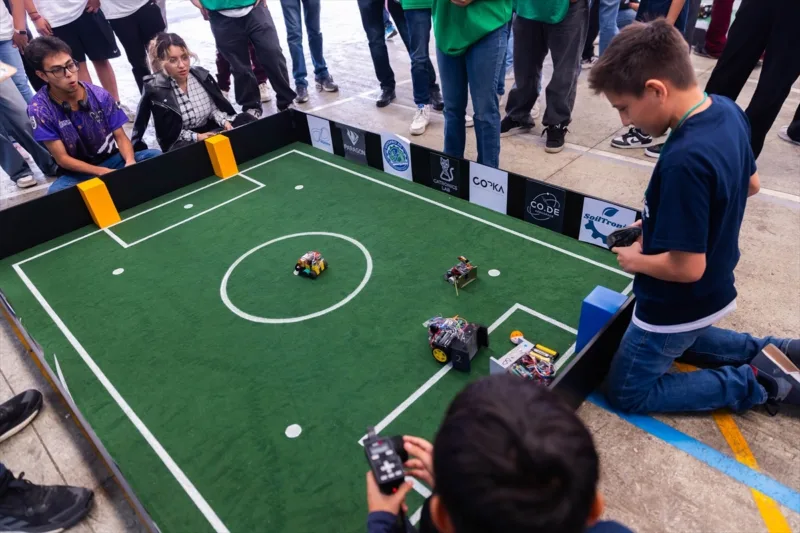 AA 20260529 41522384 41522383 NAJVECI TURNIR U ROBOTSKOM FUDBALU FUTBOTS MC ODRZAN U MEKSIKU