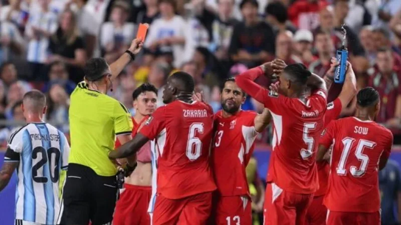 Svicarska argentina embolo crveni