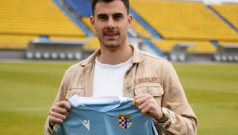 Petkovic igrac posisuje 3