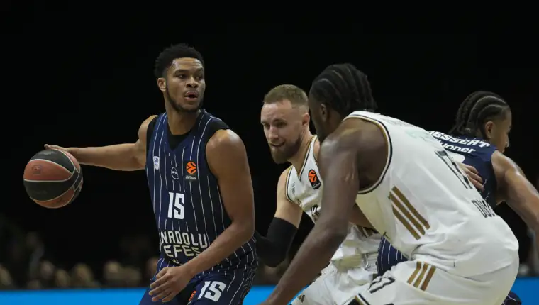 AA 20260410 41075304 41075278 EUROLIGA DUBAI BASKETBALL ANADOLU EFES ISTANBUL