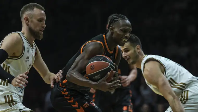 AA 20260417 41138621 41138607 EUROLIGA DUBAI BASKETBALL VALENCIA BASKET