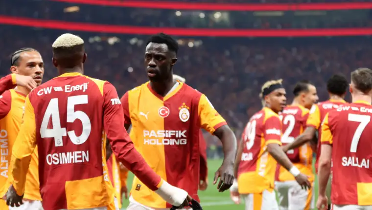 AA 20260426 41218610 41218595 ISTANBULSKI DERBI GALATASARAY FENERBAHCE