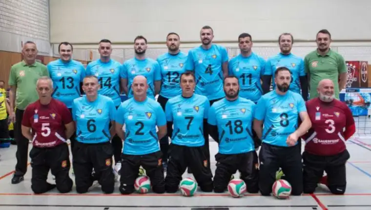 Sjedca odbojka 56