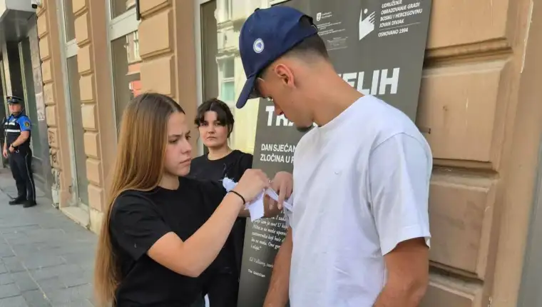 Alajbegovic bijele trake