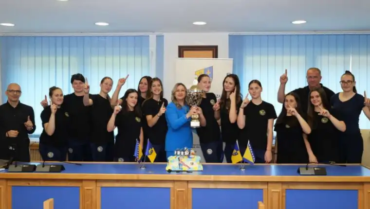 Prvakinje bih 56