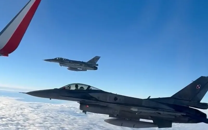 F16