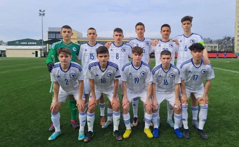 U16