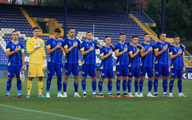 U21