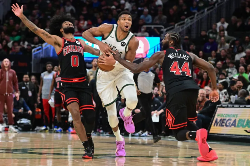 Giannis antetokounmpo scaled