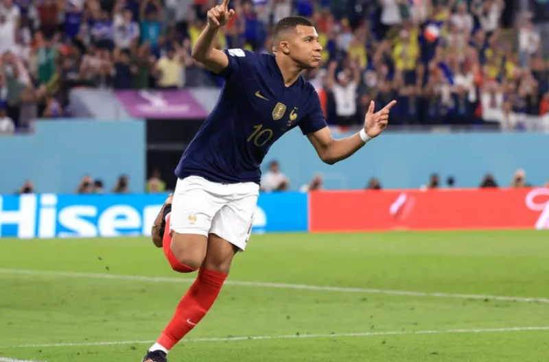 Mbappe FENA
