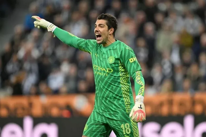 Stefan ortega manchester city
