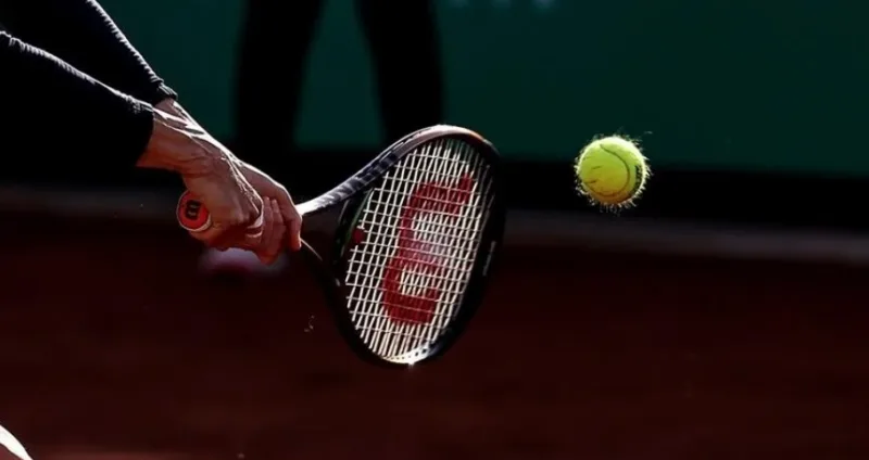 Tenis