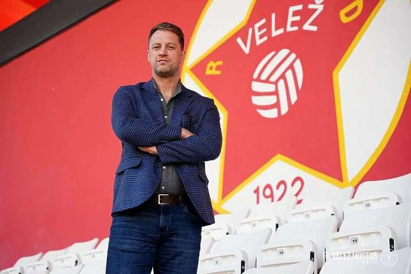 Adnan mravac velez