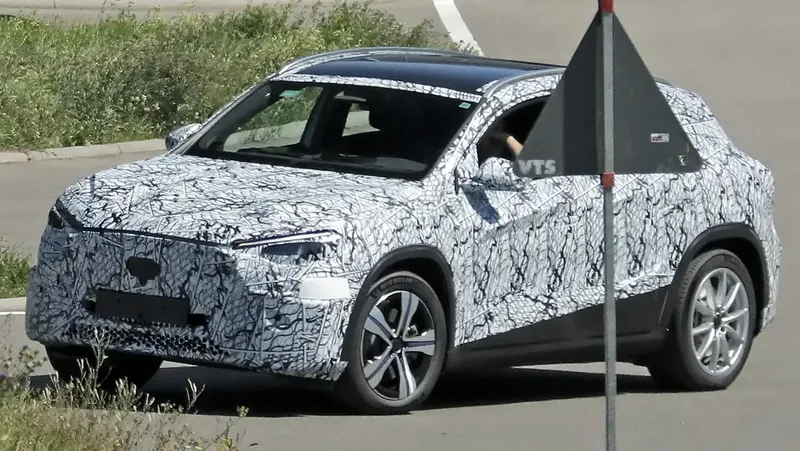Mercedes GLA front angled zkfcvt