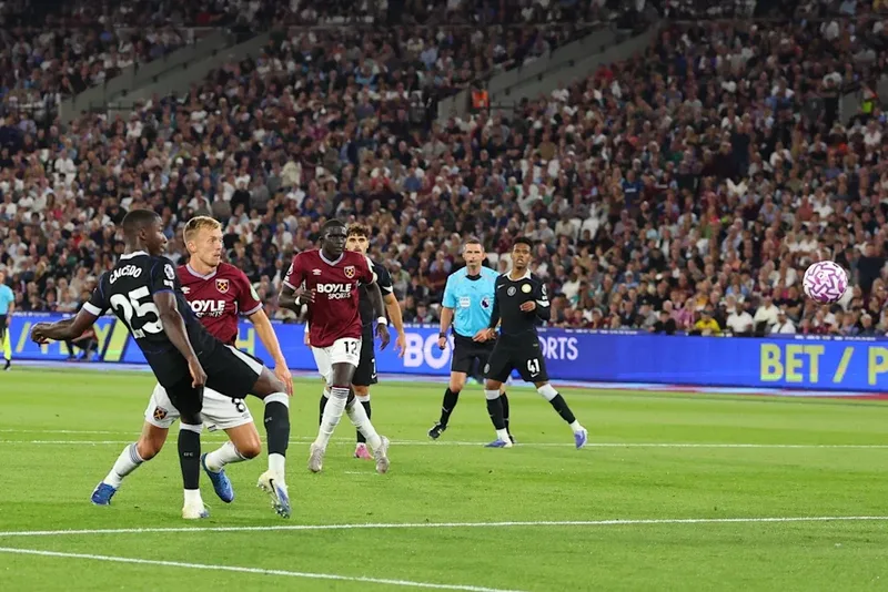 Caicedo goal whu a