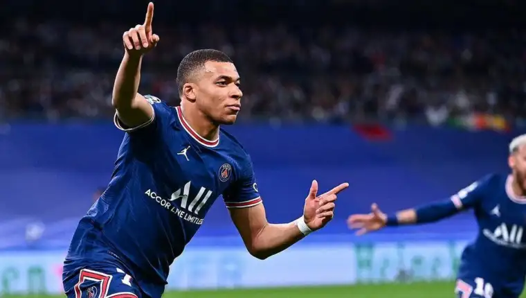 Mbappe 1 3