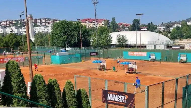 Juniors open