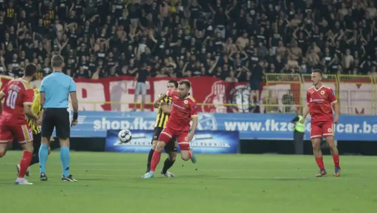 Velez aek