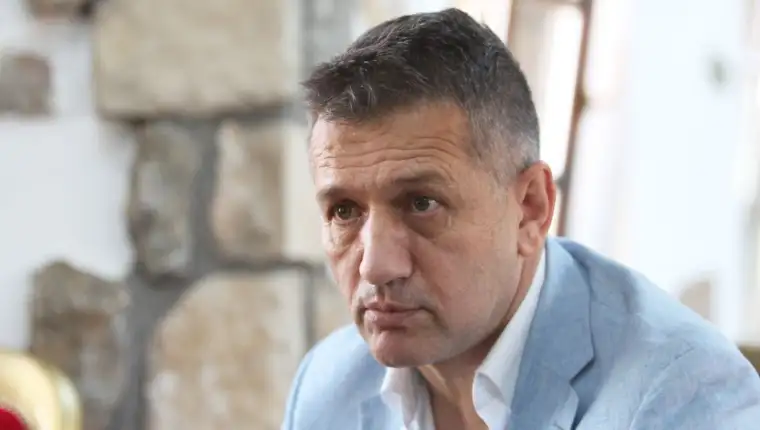 Refik1