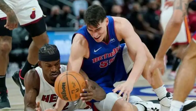 Luka garza1