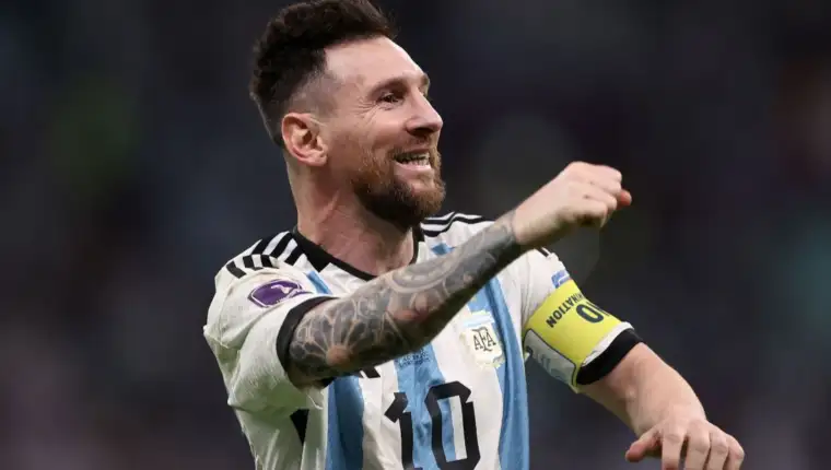 Messi 3 2