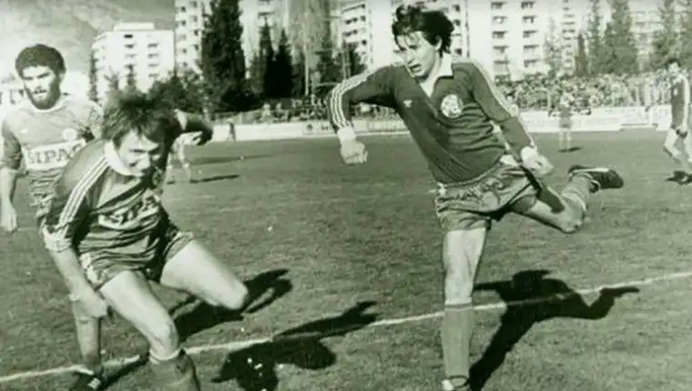 Velez 5 2