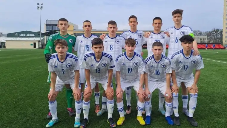 U16