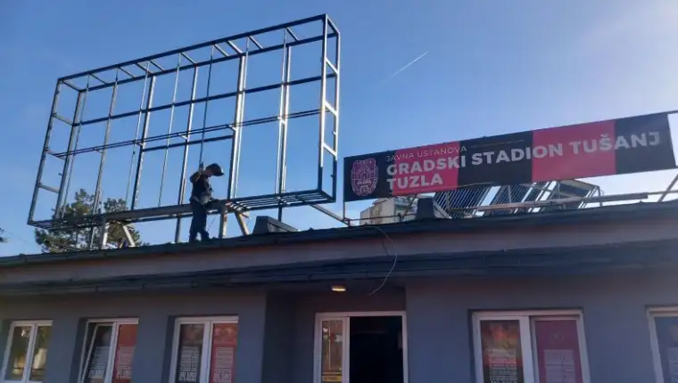 Stadion tusanj