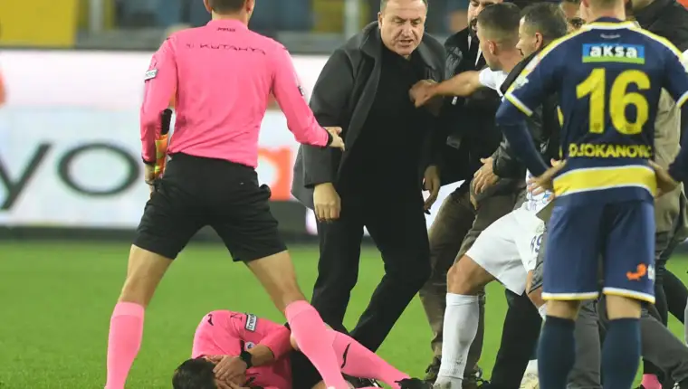 1702368957 2023 12 11 T231913 Z 1316579703 RC29 V4 A9 MEQD RTRMADP 3 SOCCER TURKEY REFEREE
