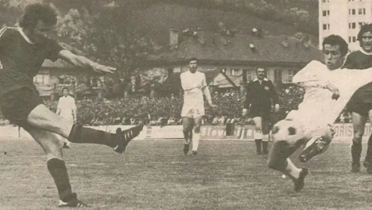 001 glavna sloboda zvezda 1977