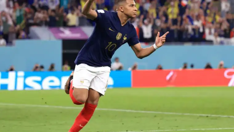 Mbappe FENA