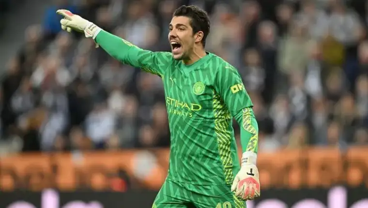 Stefan ortega manchester city
