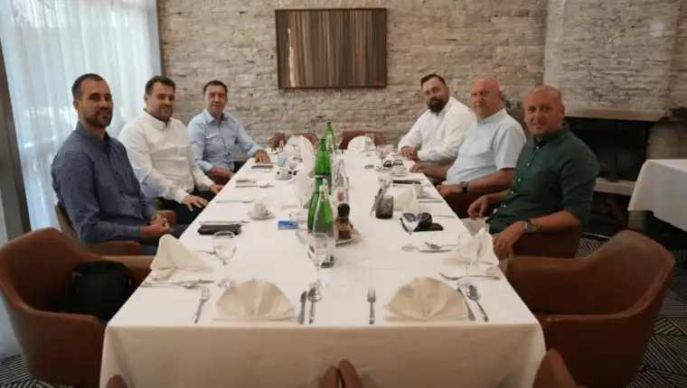 Velez zeljeznicar