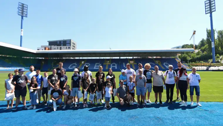 FK Zeljeznicar i domovi