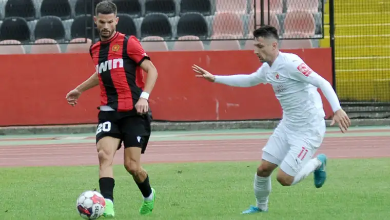 Fk sloboda fk velez010