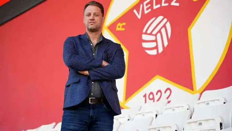 Adnan mravac velez