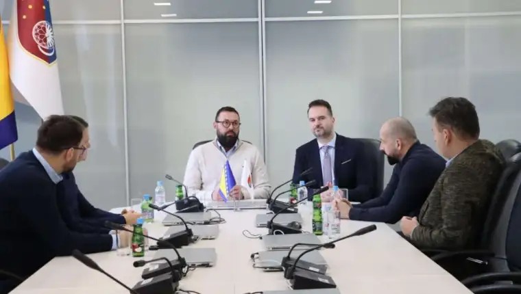 Vlada ks zelj bos