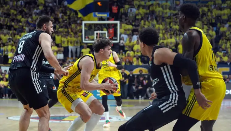 AA 20250422 37716425 37716417 EUROLIGA PLAYOFF FENERBAHCE PARIS