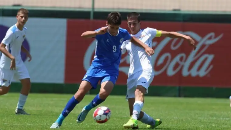 U15
