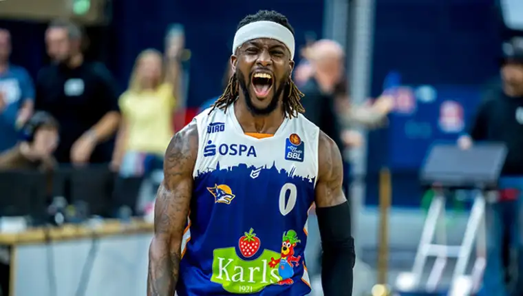 Je Quana Lewisa