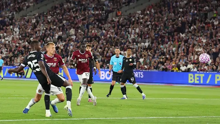Caicedo goal whu a